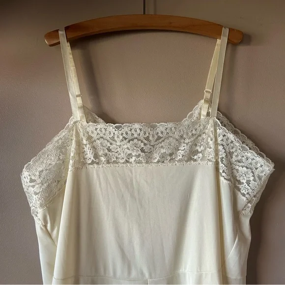 Vintage Vassarette Div Of Musingwear Inc Cream Slip Dress - Picture 11 of 12
